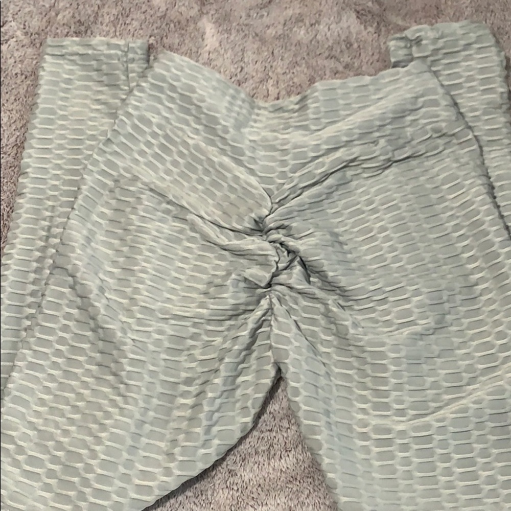 Scrunch butt leggings
